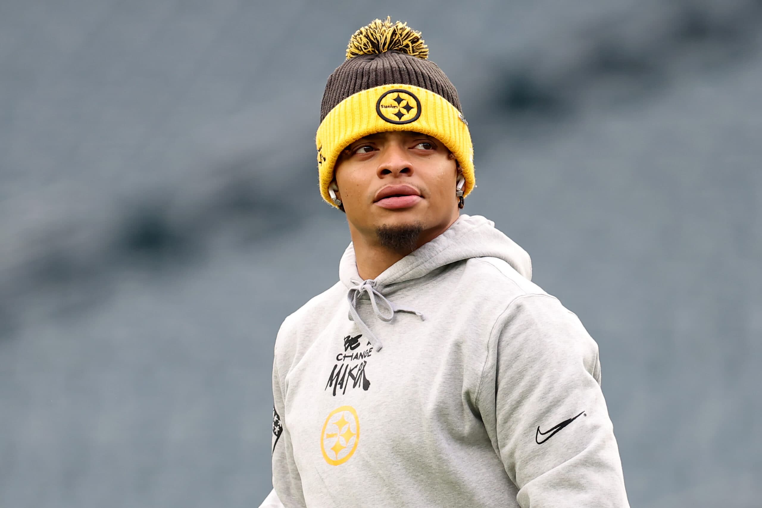 PHILADELPHIA, PENNSYLVANIA - DECEMBER 15: Justin Fields #2 of the Pittsburgh Steelers warms up before a game against the Philadelphia Eagles at Lincoln Financial Field on December 15, 2024 in Philadelphia, Pennsylvania.